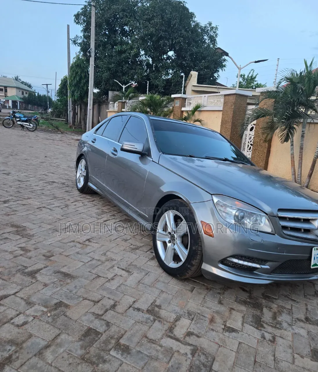 Mercedes-Benz C300 2011 Silver