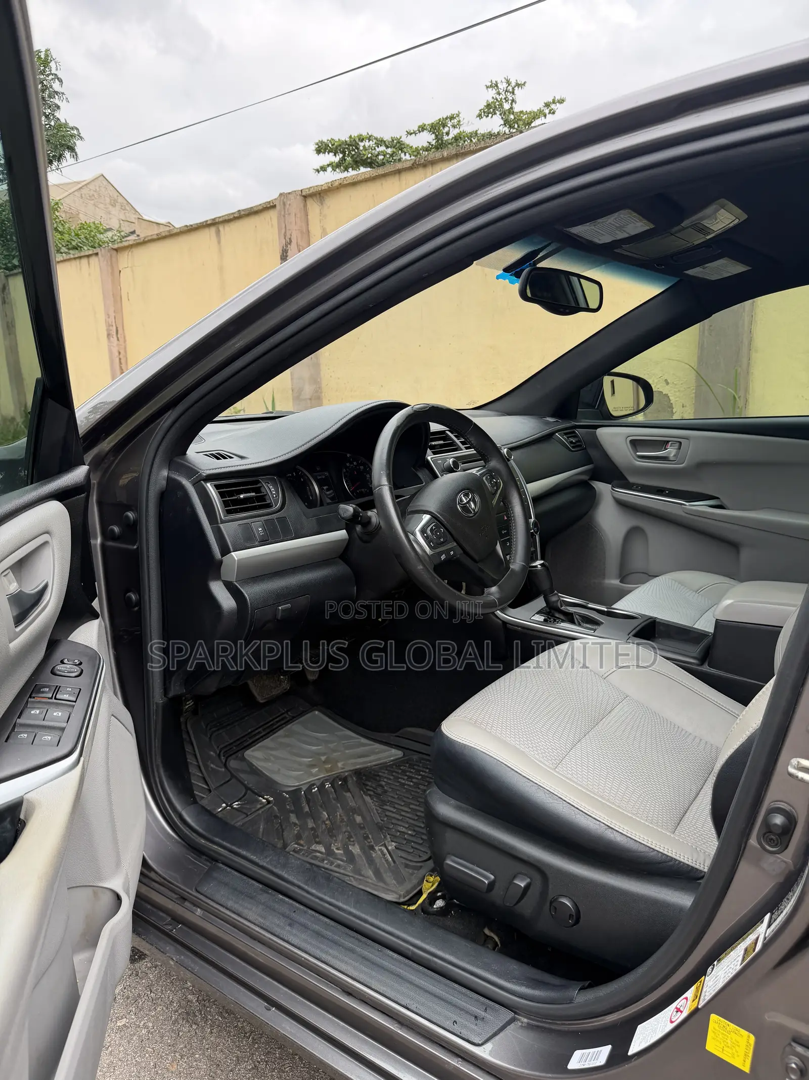 Toyota Camry SE 4dr Sedan (2.5L 4cyl 6A) 2016 Gray