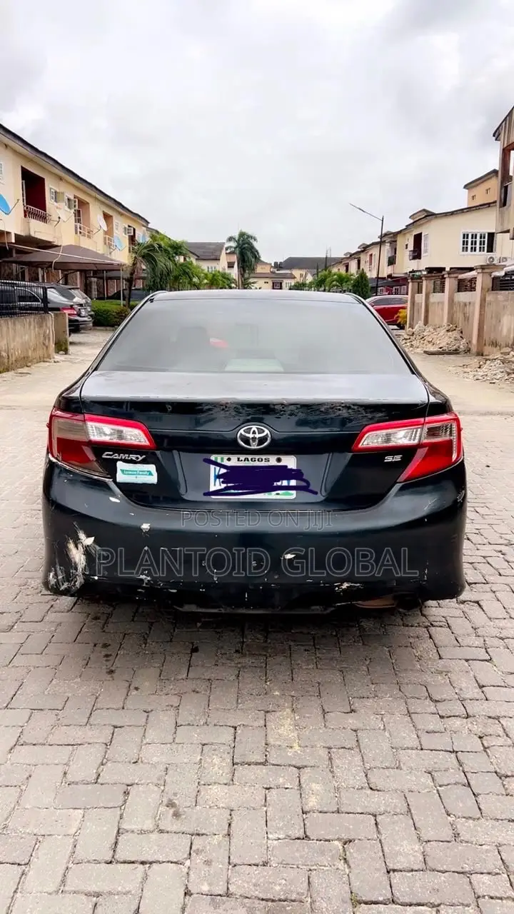 Toyota Camry SE 4dr Sedan (2.5L 4cyl 6A) 2013 Black