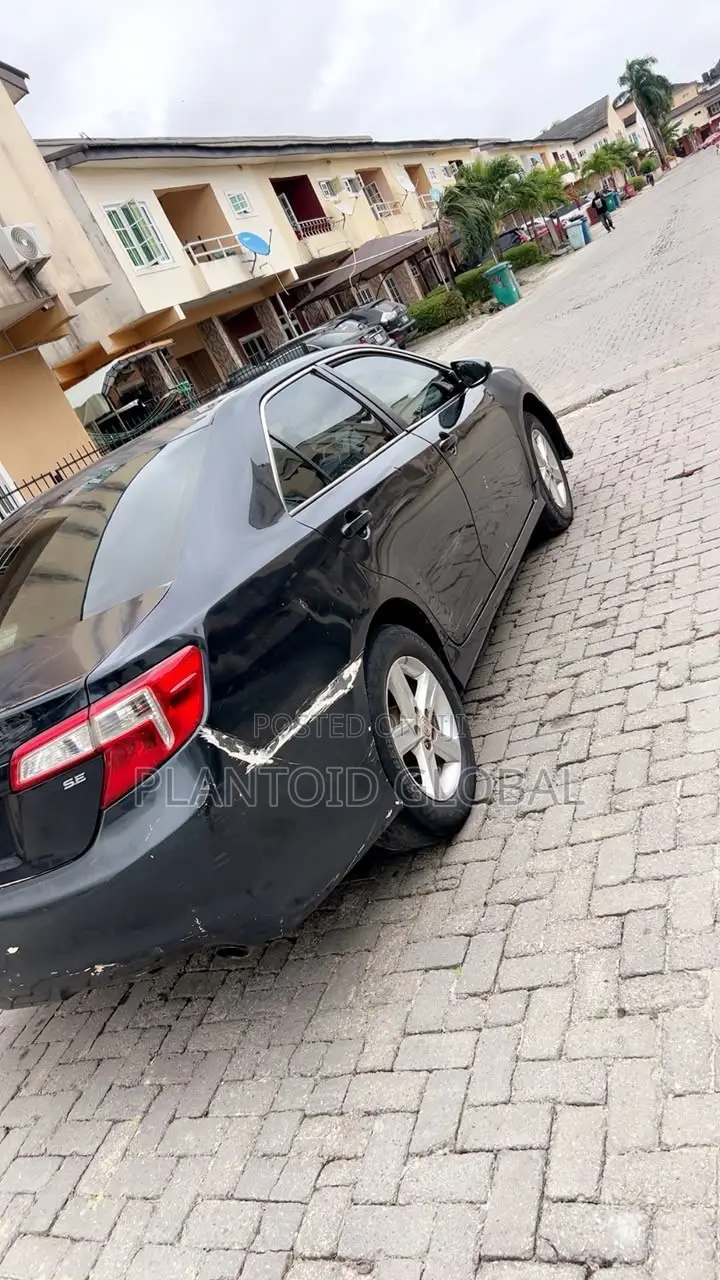 Toyota Camry SE 4dr Sedan (2.5L 4cyl 6A) 2013 Black