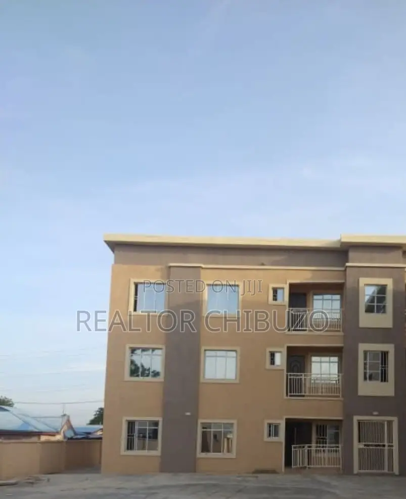 3bdrm Block of Flats in Abuja Top Realty, FHA for sale