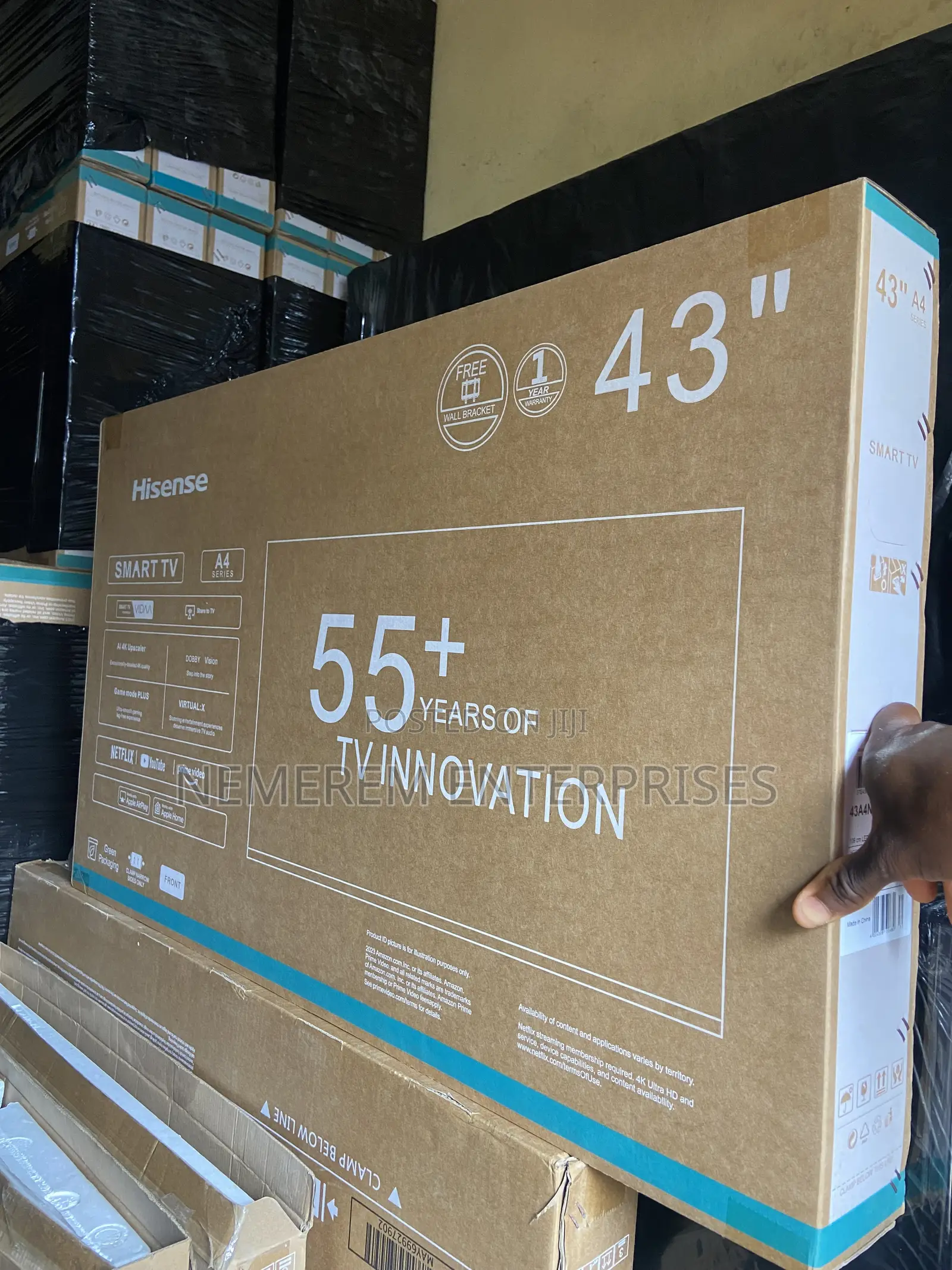 Hisense 43" A4 Series Full HD Smart TV (With Free Wall Bracket)