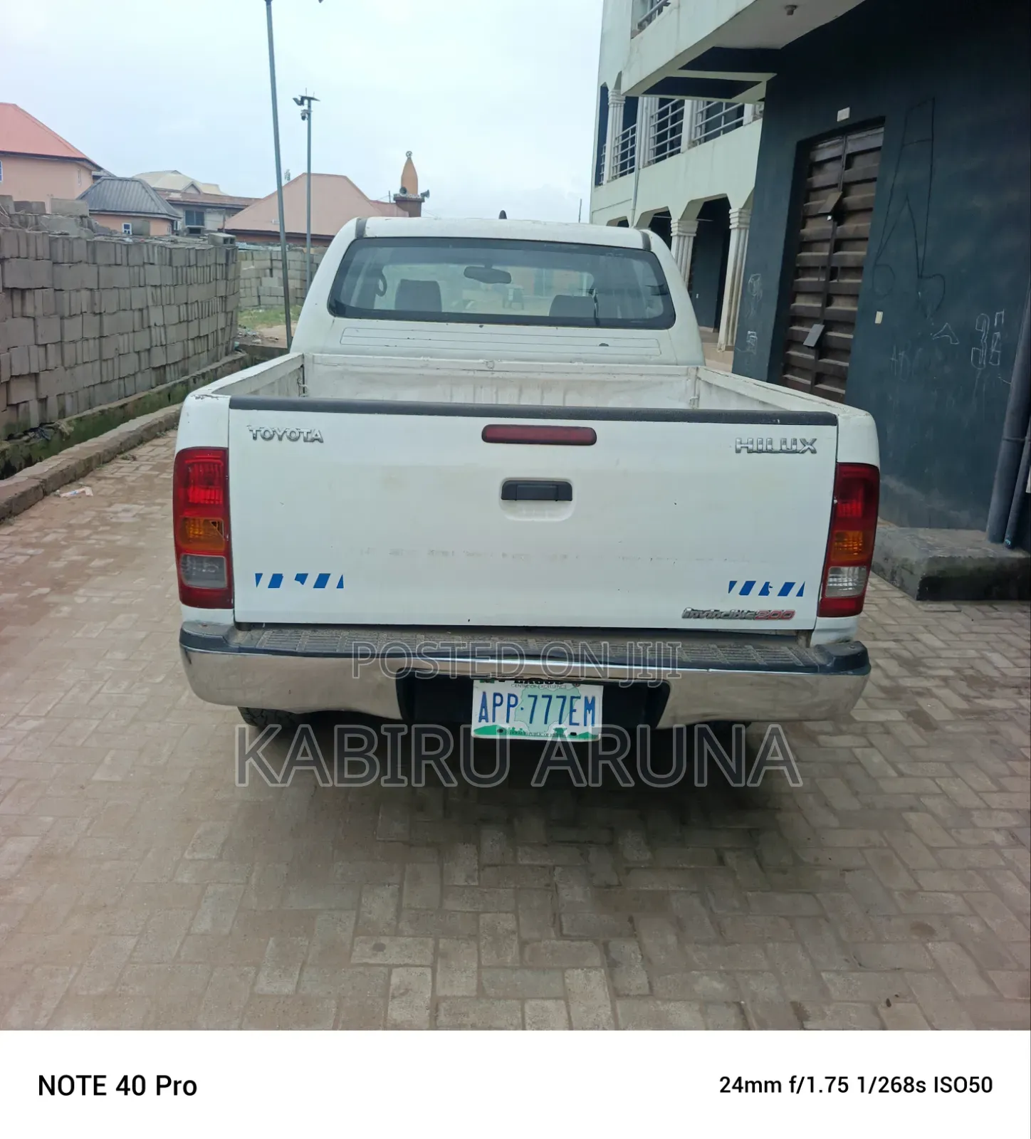 Toyota Hilux 2010 White