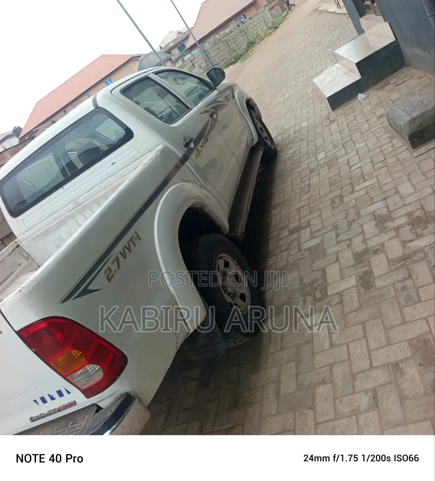 Toyota Hilux 2010 White