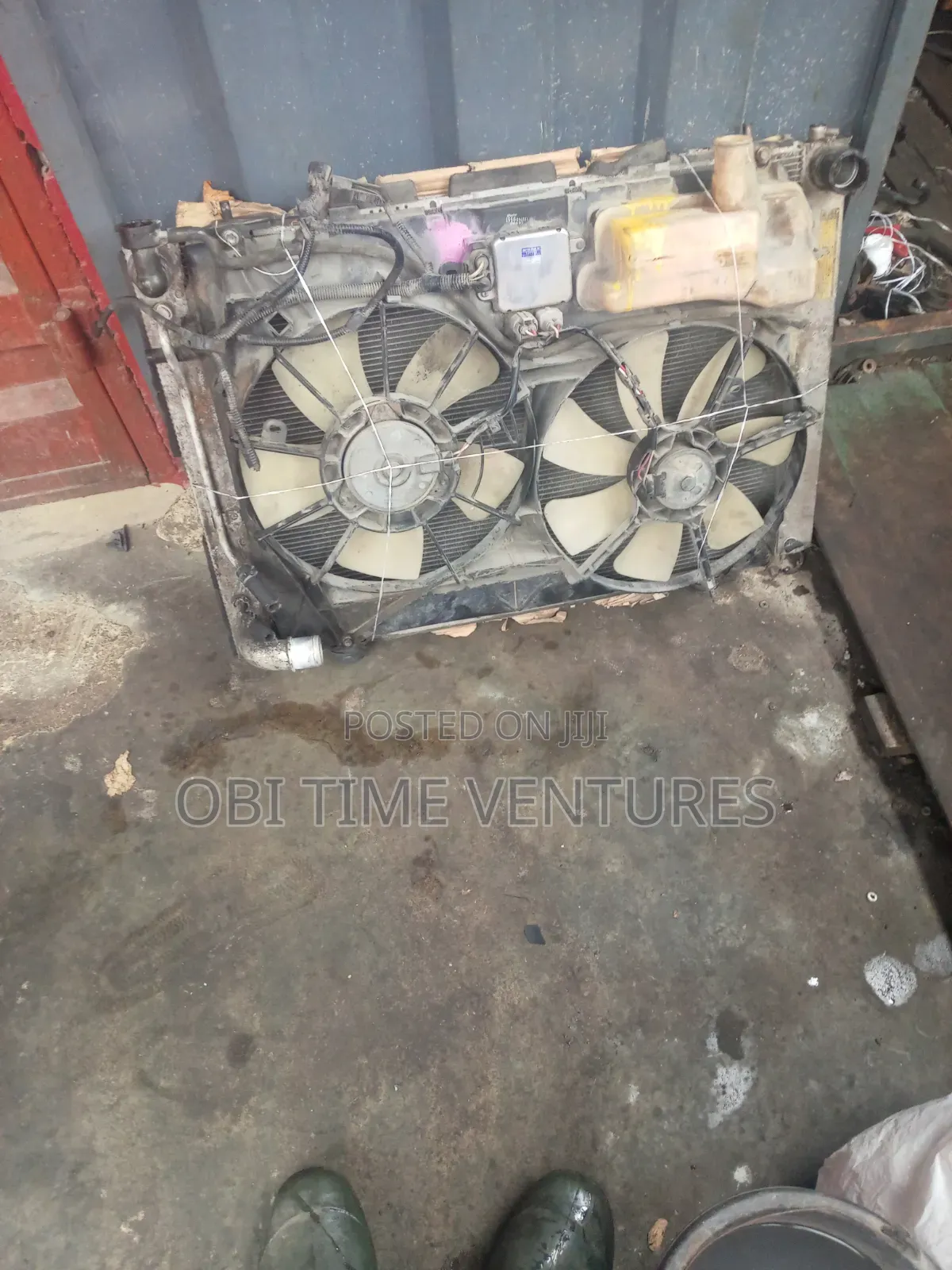 Lexus Rs30 Radiator and Fan With Condenser