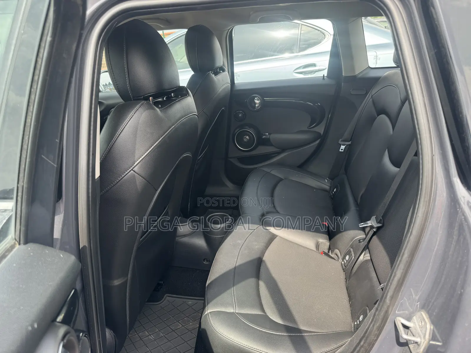 Mini Cooper S 4dr Hatchback (2.0L 4cyl Turbo 6M) 2015 Gray
