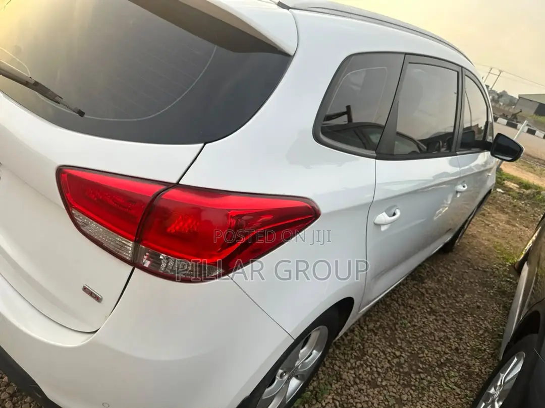 Kia Rondo 2016 White