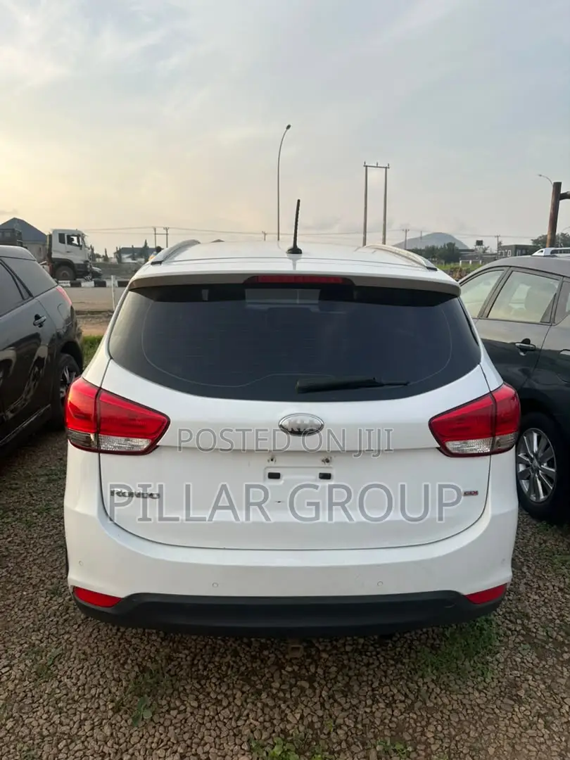 Kia Rondo 2016 White