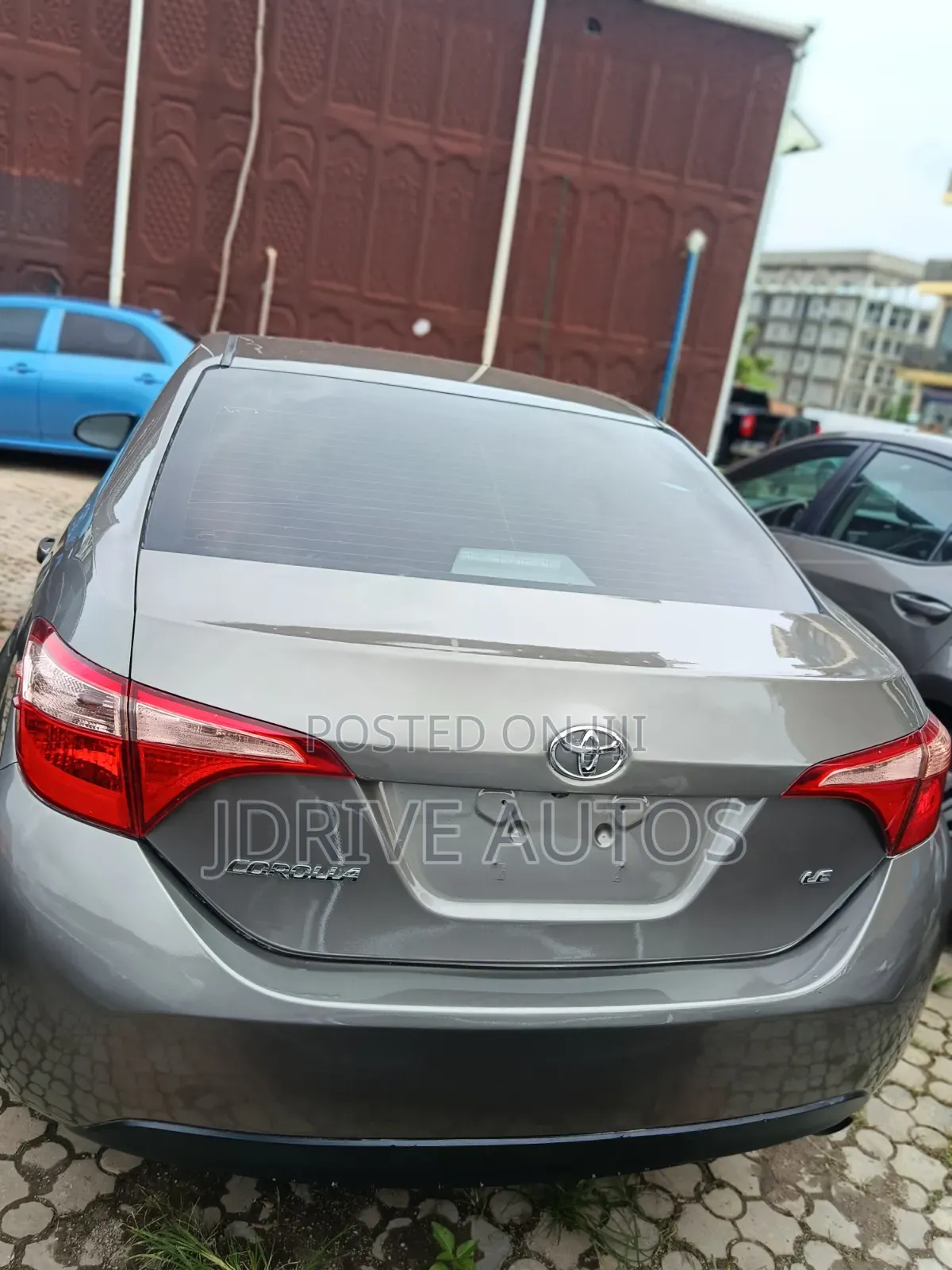 Toyota Corolla LE (1.8L 4cyl 2A) 2018 Gray
