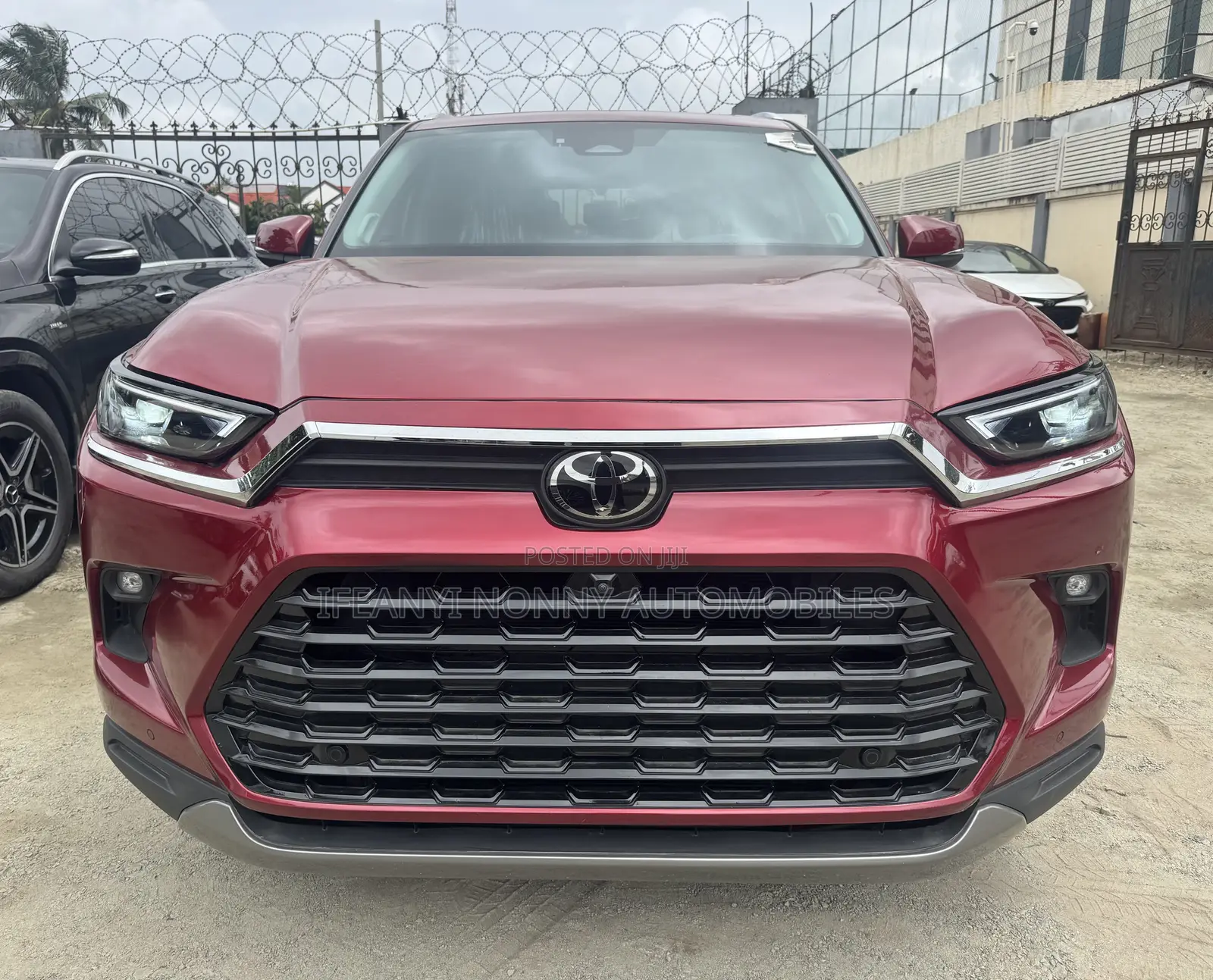Toyota Highlander Platinum FWD 2024 Red