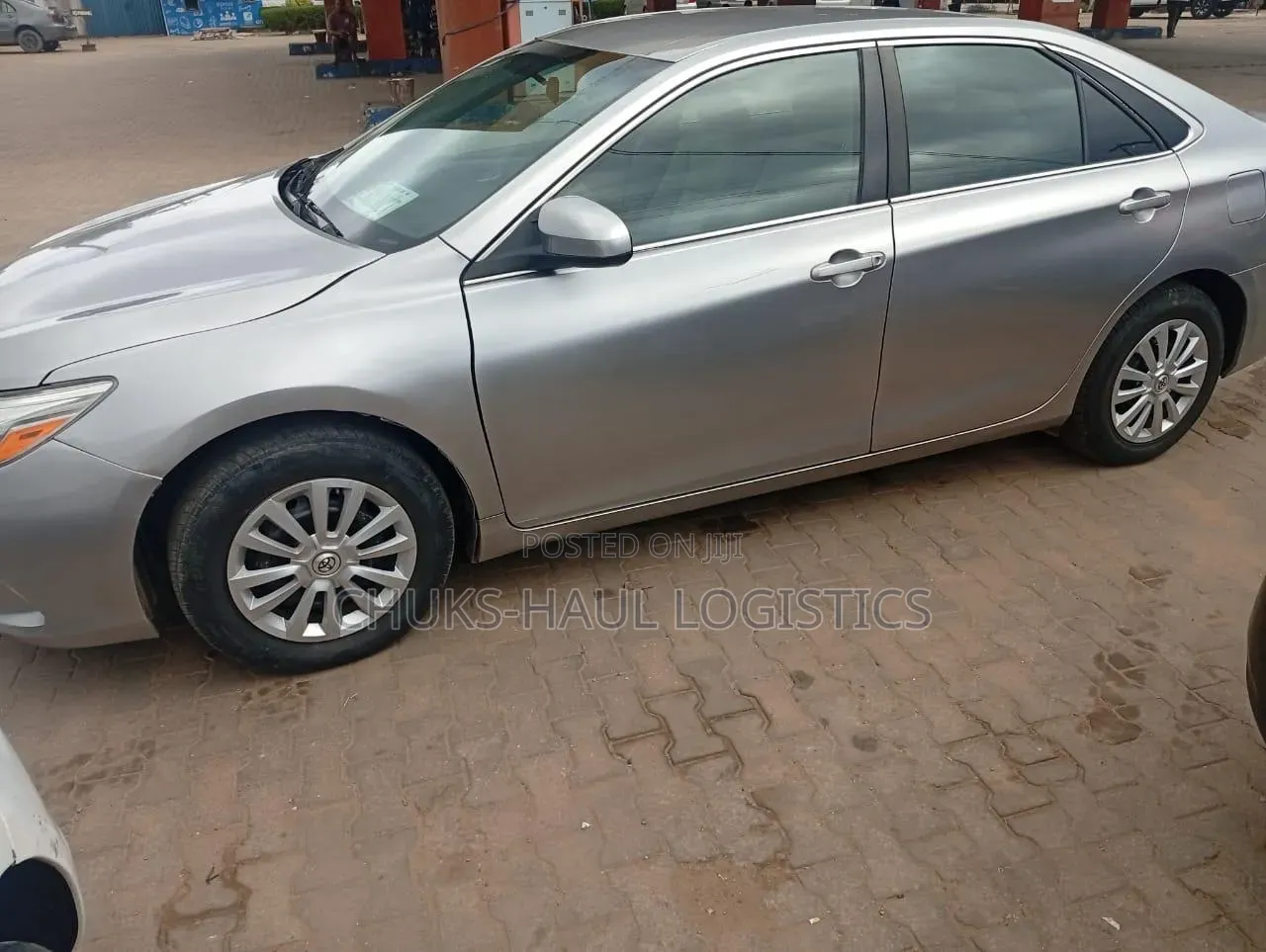 Toyota Camry 2017 Silver