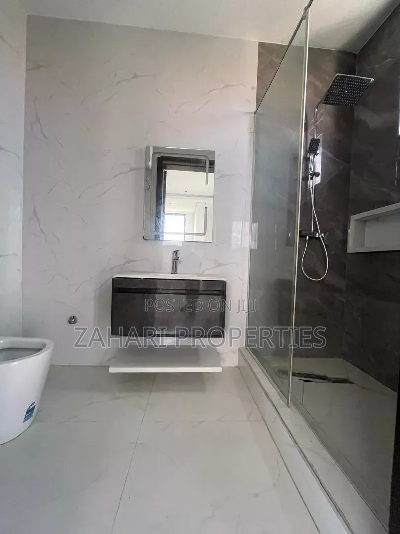 Furnished 4bdrm Duplex in Banana Island for rent