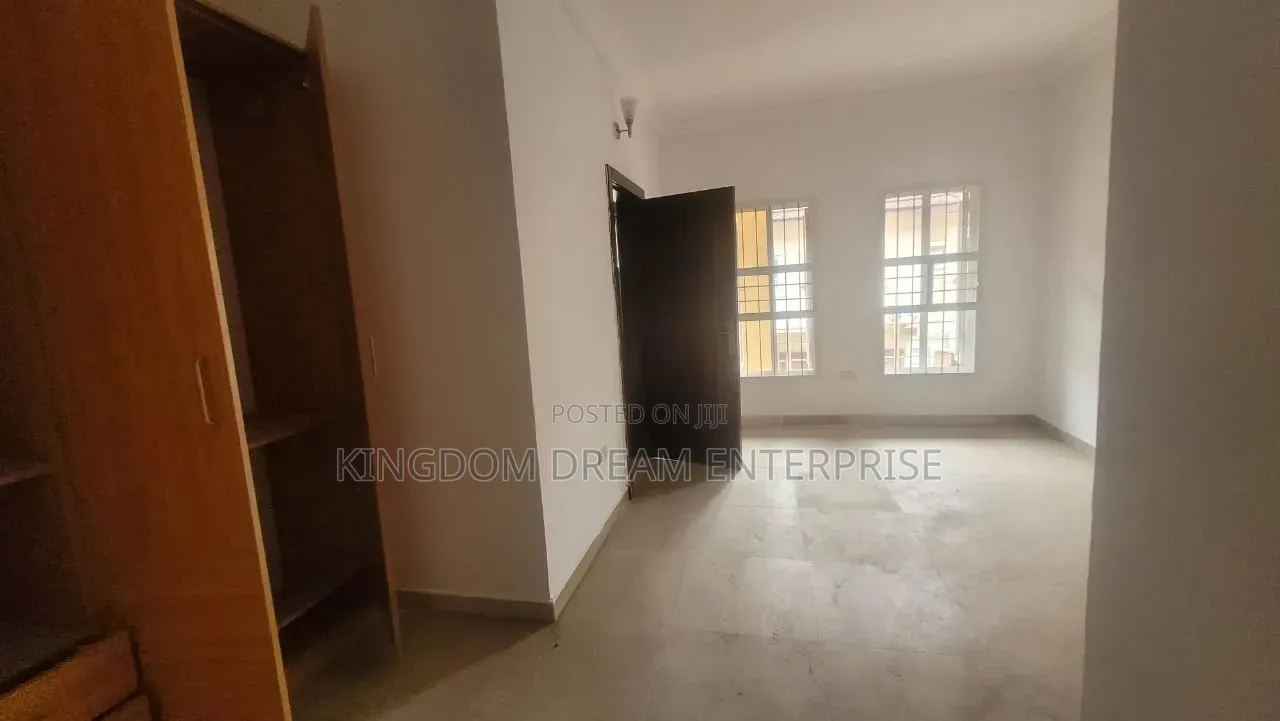 4bdrm Duplex in Ikate Lekki Lagos for rent