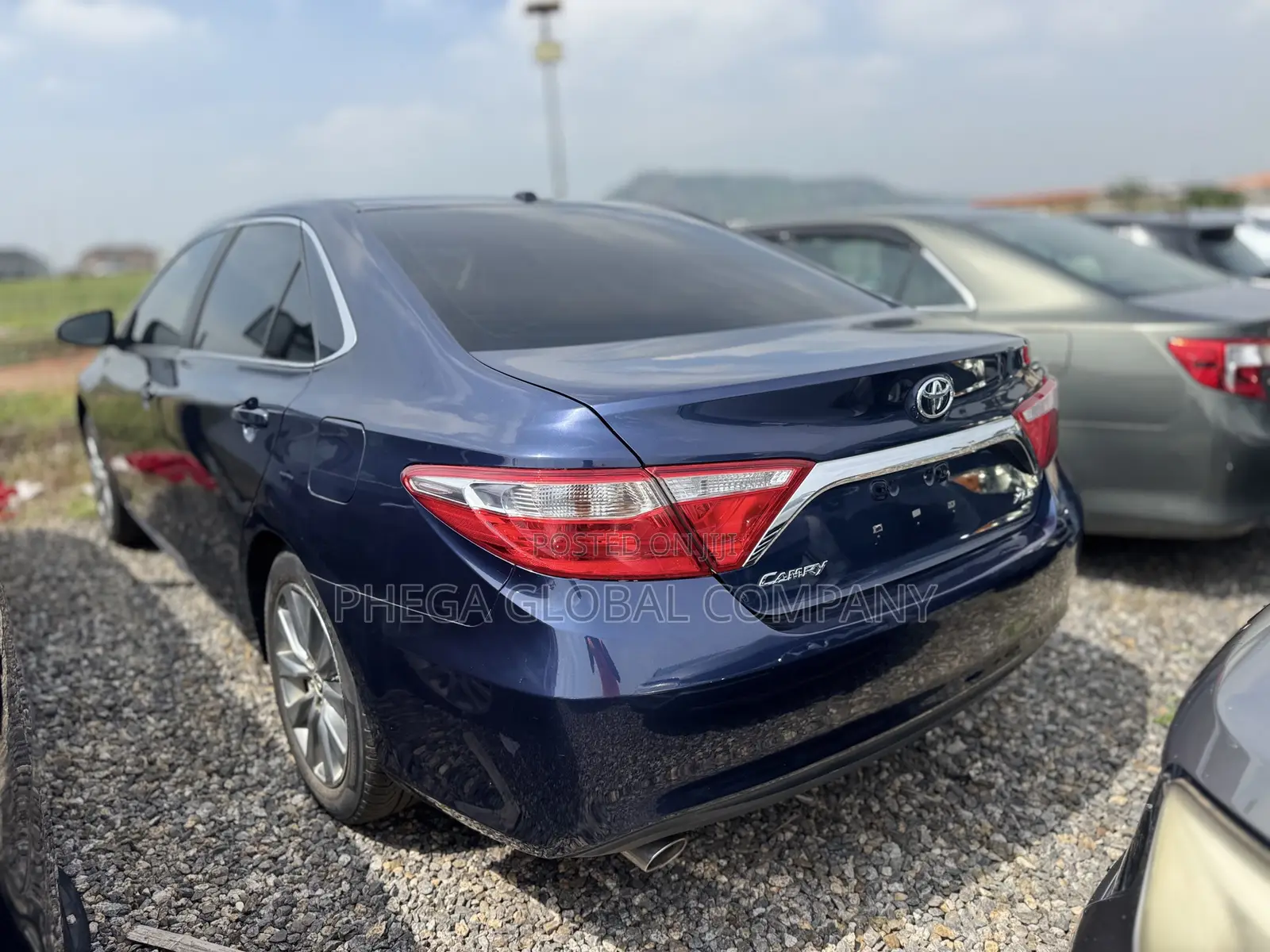 Toyota Camry XLE V6 4dr Sedan (3.6L 6cyl 6A) 2016 Blue