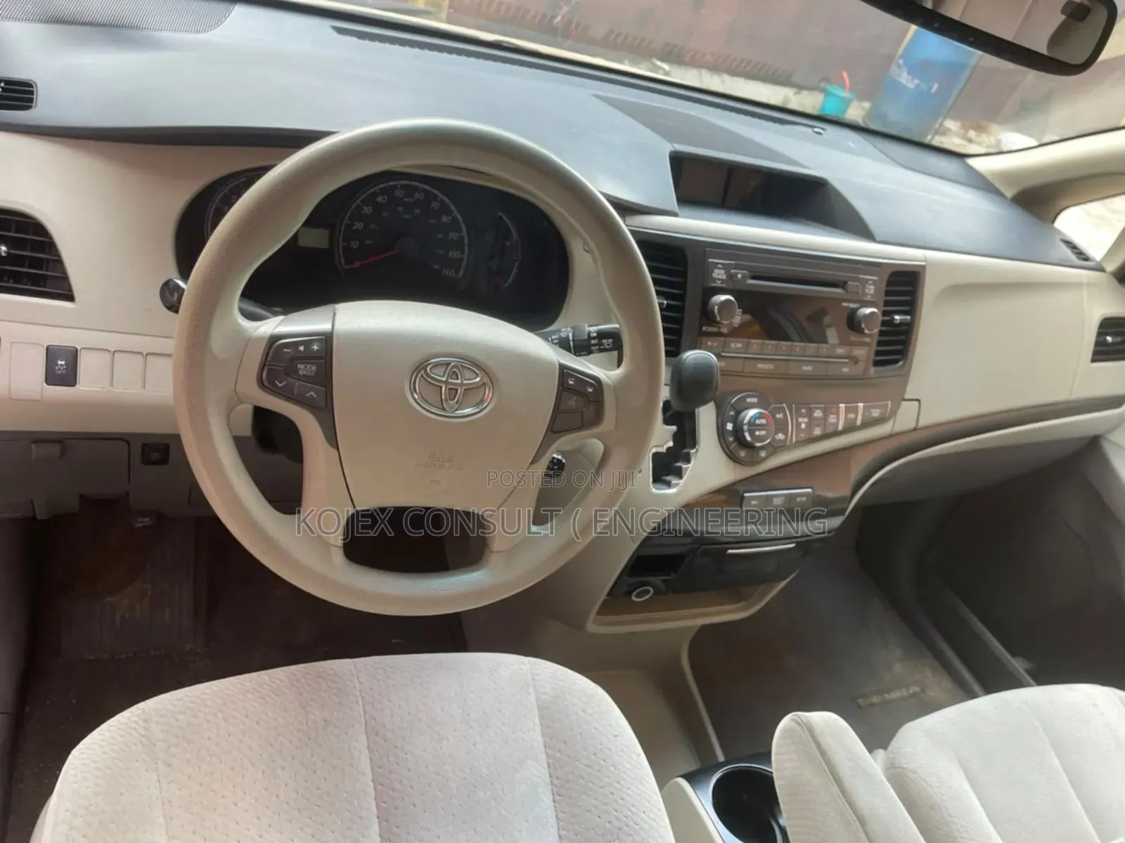 Toyota Sienna Limited AWD 7-Passenger 2013 Gold