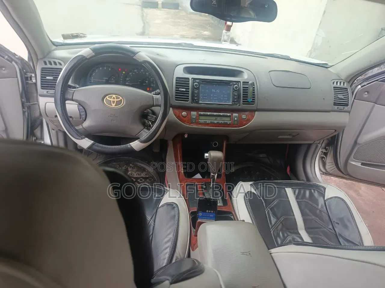 Toyota Camry XLE 4dr Sedan (2.4L 4cyl 5A) 2005 Gray