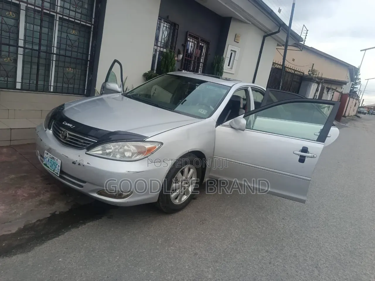 Toyota Camry XLE 4dr Sedan (2.4L 4cyl 5A) 2005 Gray