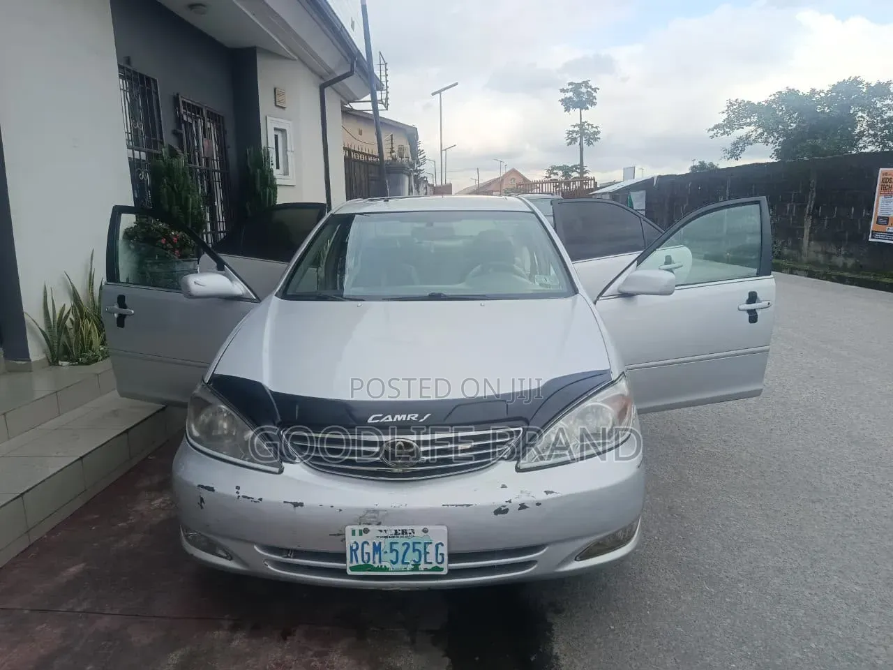 Toyota Camry XLE 4dr Sedan (2.4L 4cyl 5A) 2005 Gray