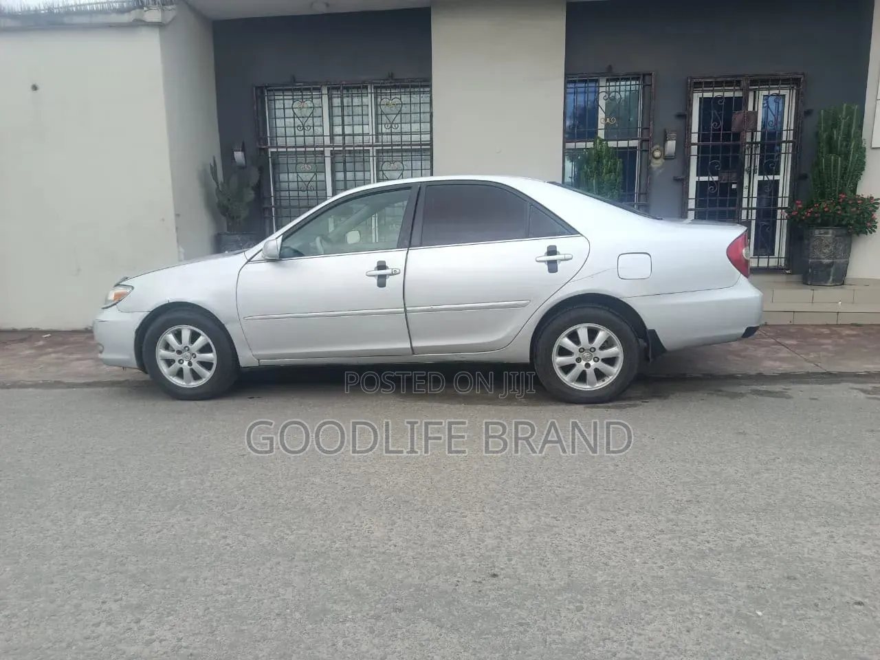 Toyota Camry XLE 4dr Sedan (2.4L 4cyl 5A) 2005 Gray