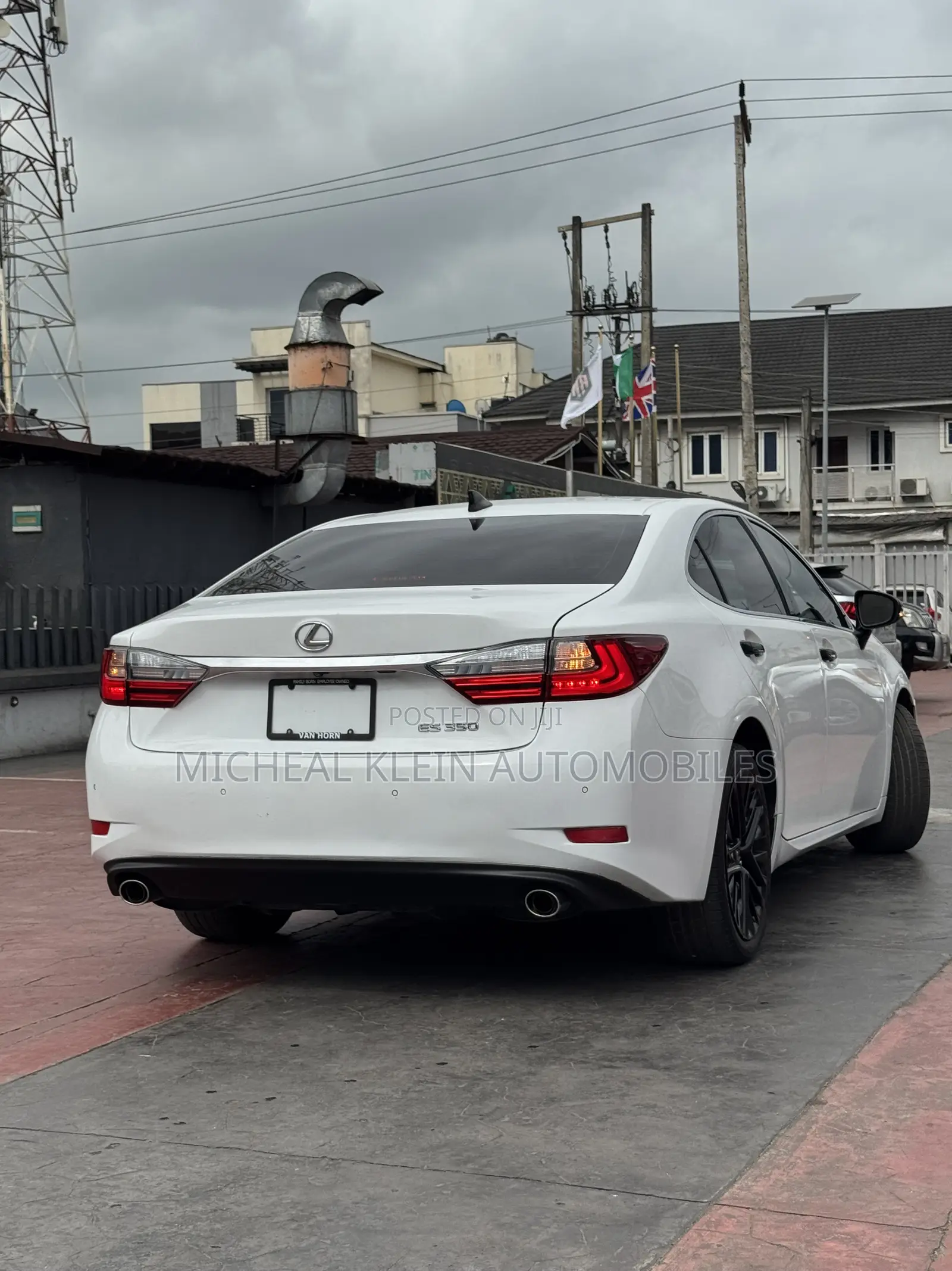 Lexus ES 350 FWD 2015 White