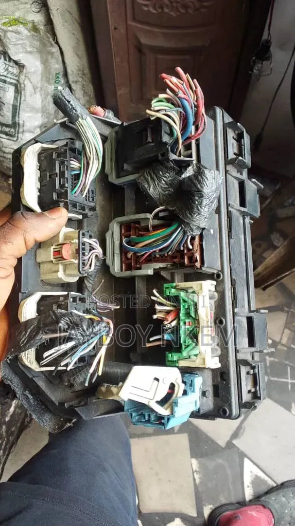 Fuse Box for Wrangler 2012