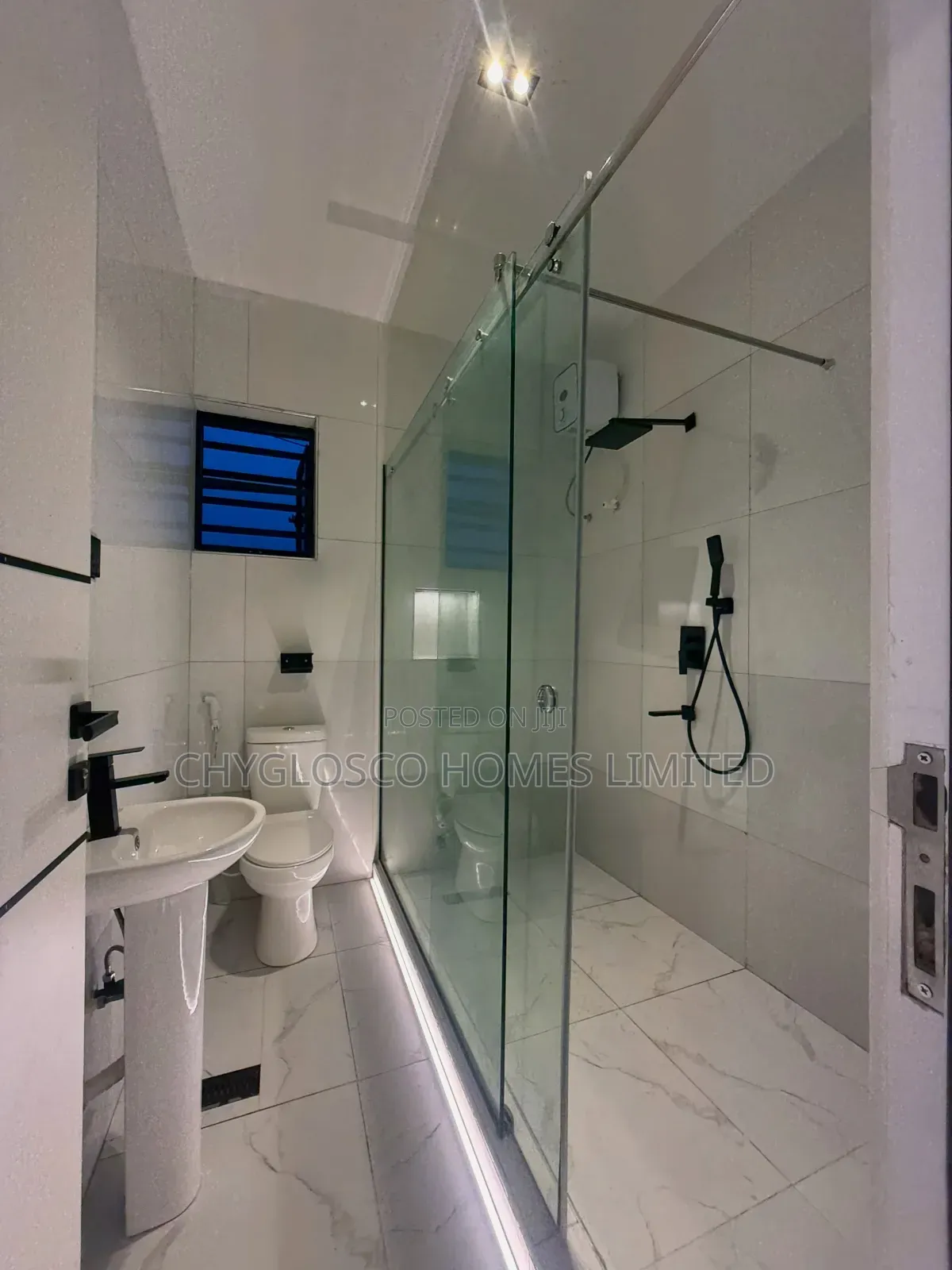 4bdrm Duplex in Woji for sale