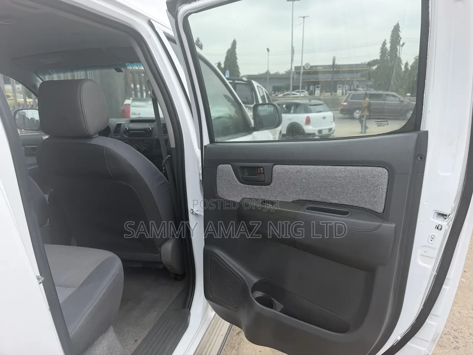 Toyota Hilux 2015 White