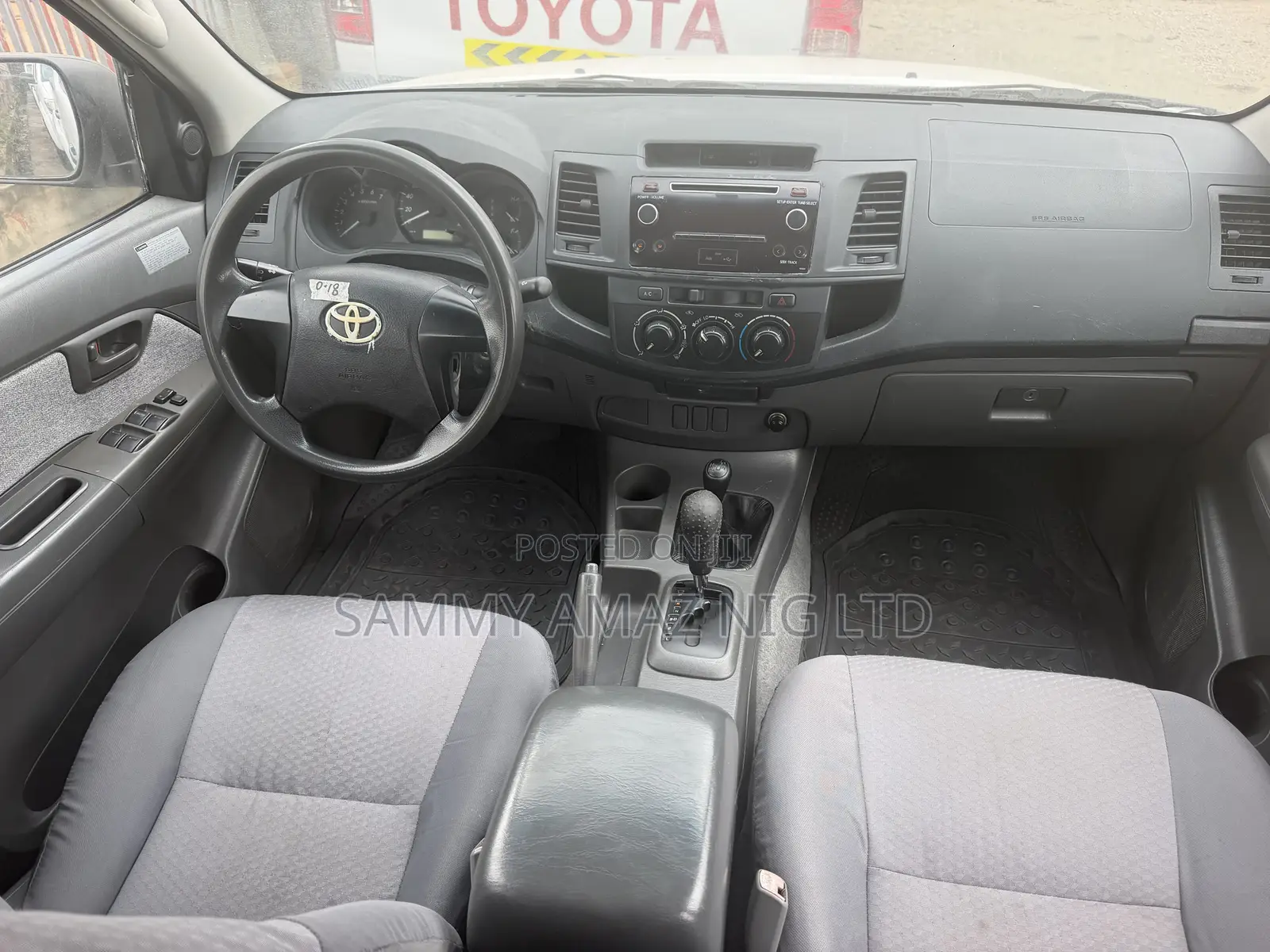 Toyota Hilux 2015 White