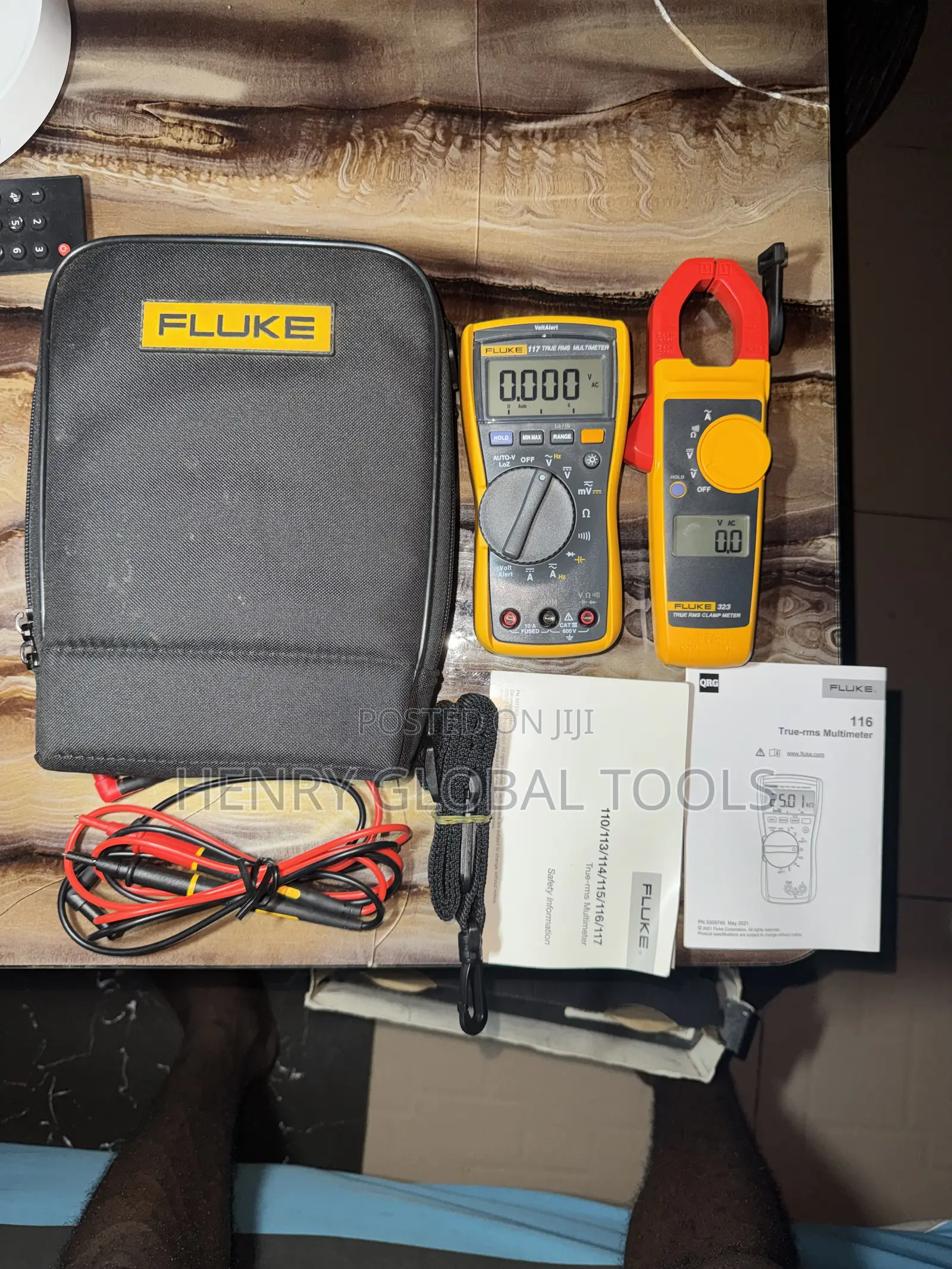 Fluke 117 True RMS Multimeter + Fluke 323 Clamp Meter