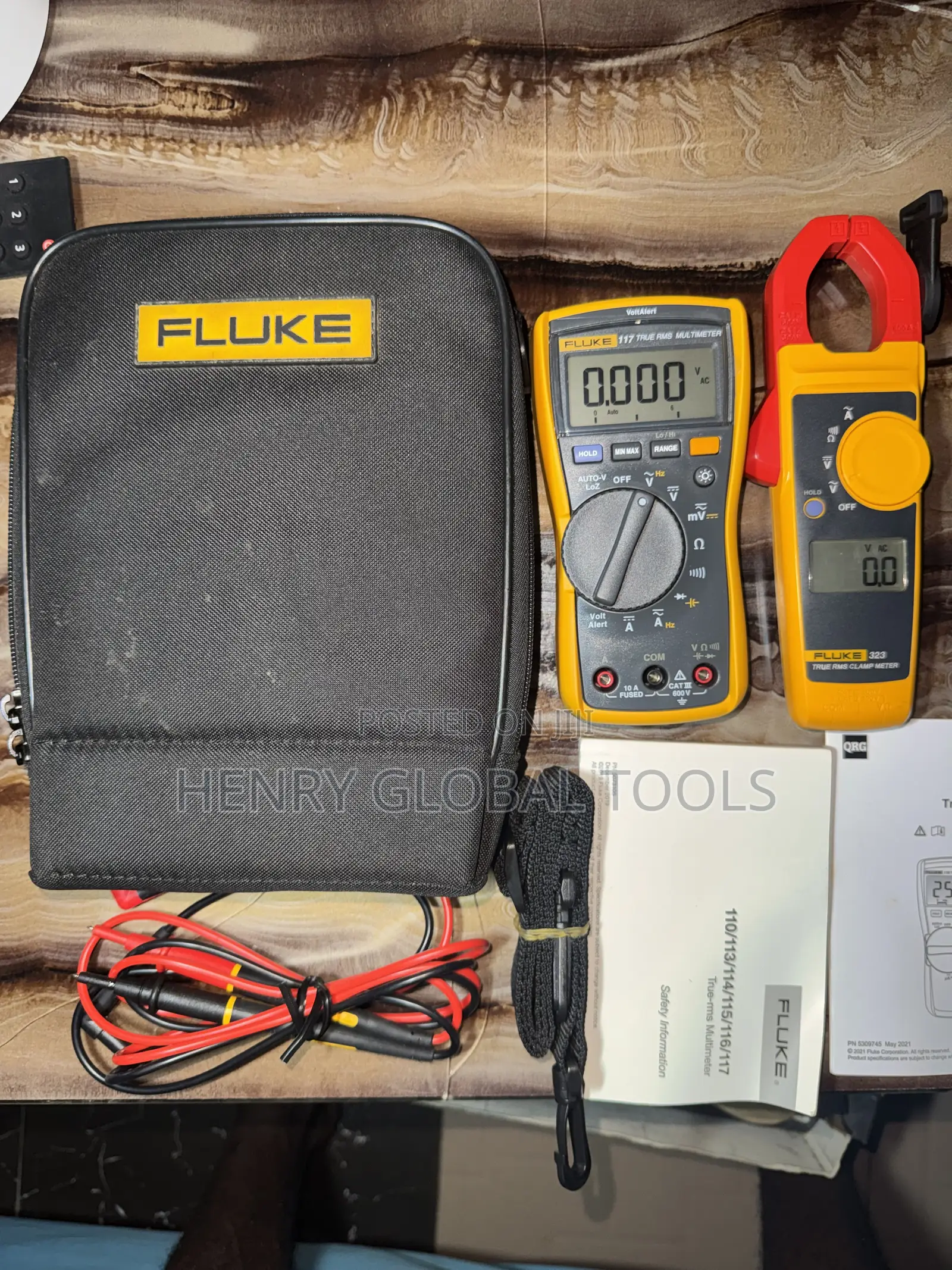 Fluke 117 True RMS Multimeter + Fluke 323 Clamp Meter