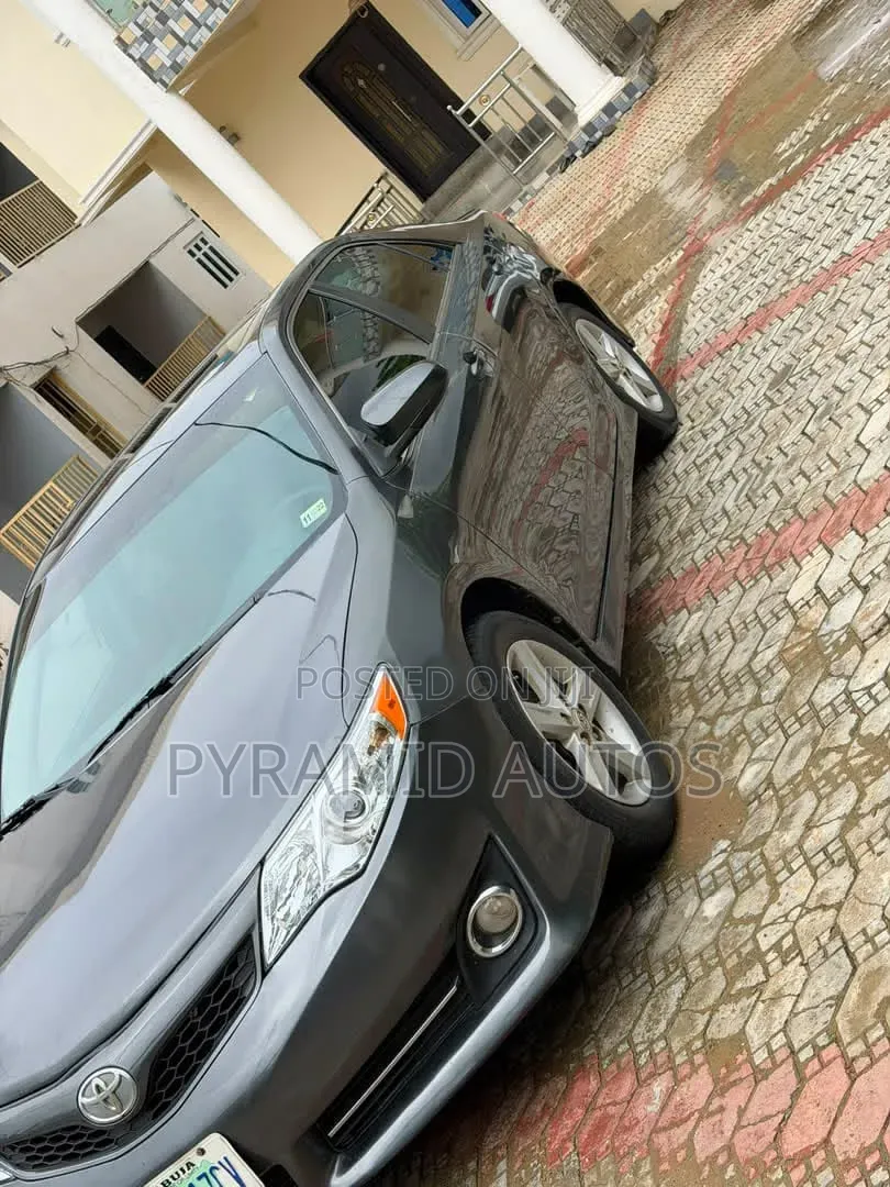 Toyota Camry 2013 Gray