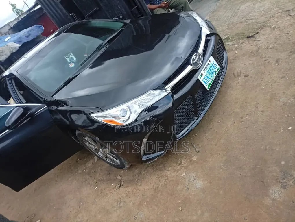 Toyota Camry 2016 Black