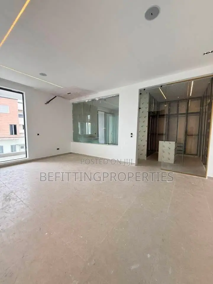 5bdrm Duplex in Lekki for sale