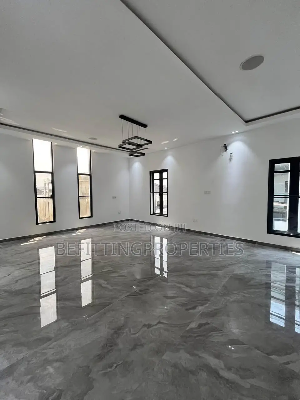 5bdrm Duplex in Lekki for sale