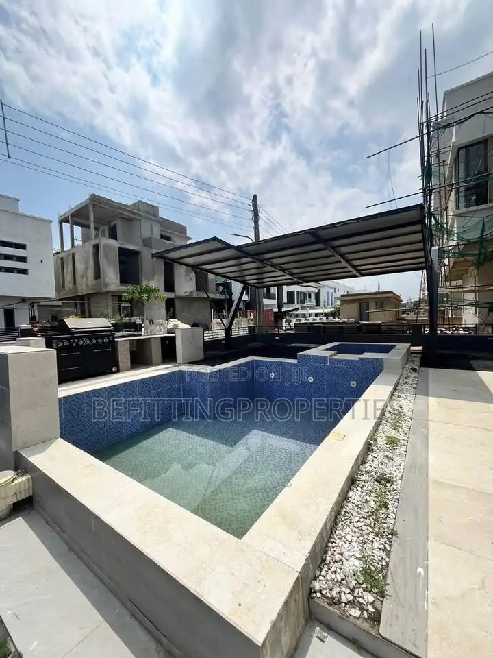 5bdrm Duplex in Lekki for sale