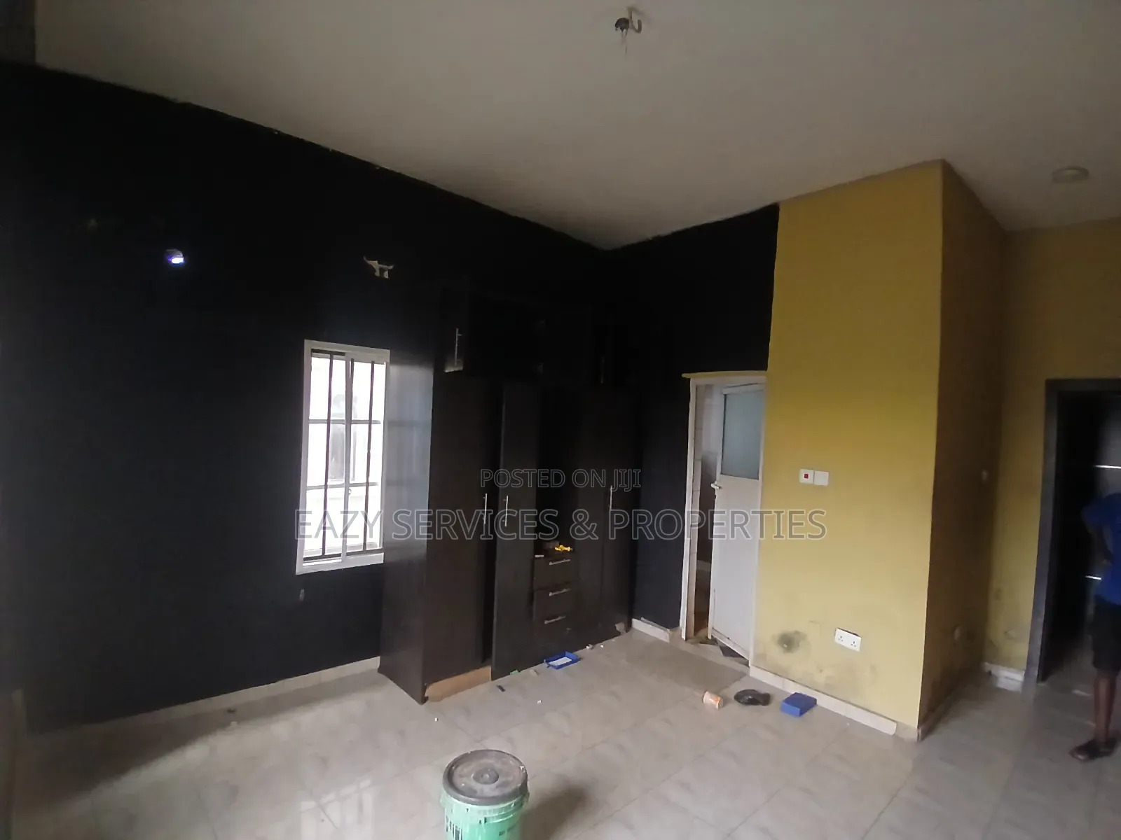 1bdrm Shared Apartment in Gated And Secured, Off Lekki-Epe Expressway