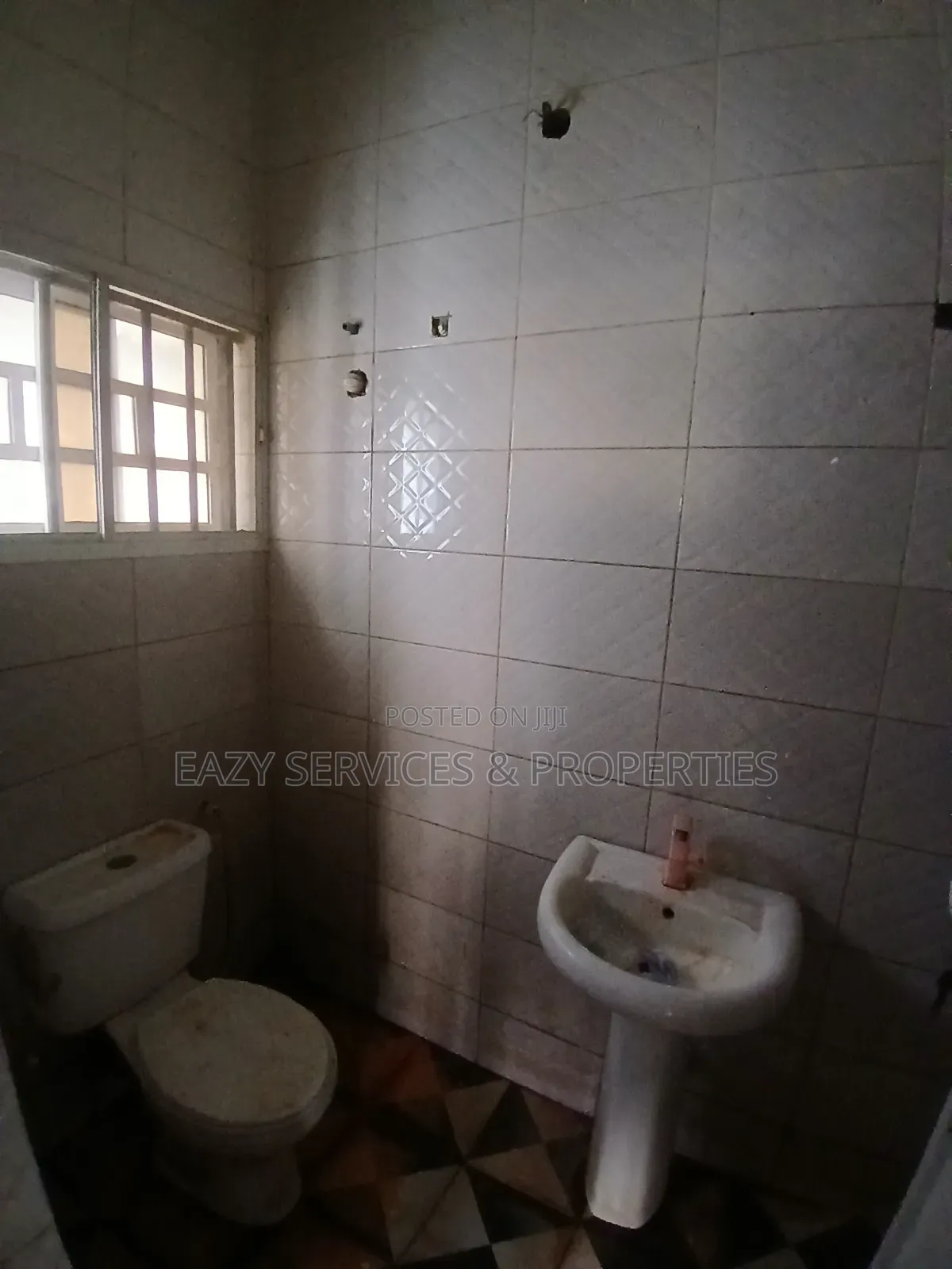 1bdrm Shared Apartment in Gated And Secured, Off Lekki-Epe Expressway