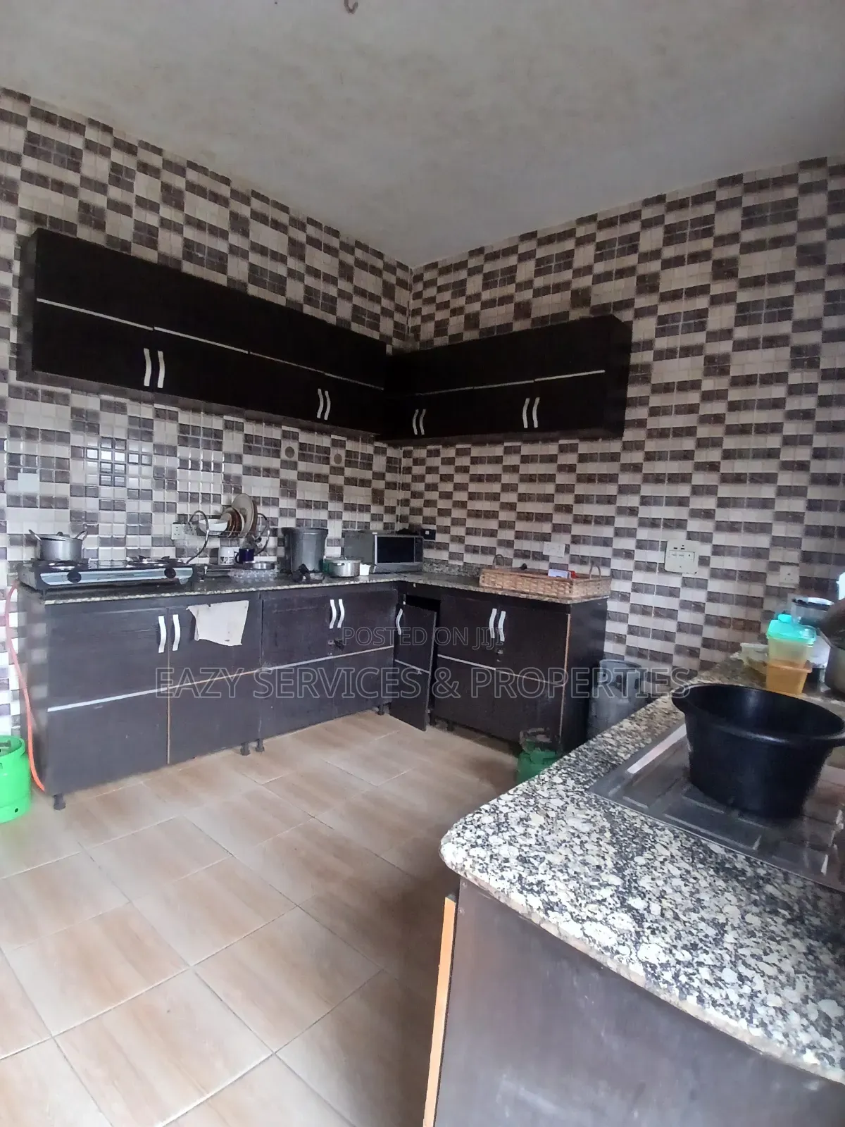1bdrm Shared Apartment in Gated And Secured, Off Lekki-Epe Expressway