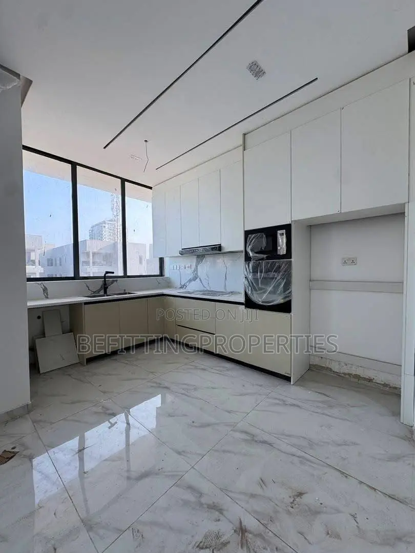 2bdrm Apartment in Lekki Phase 1 for sale