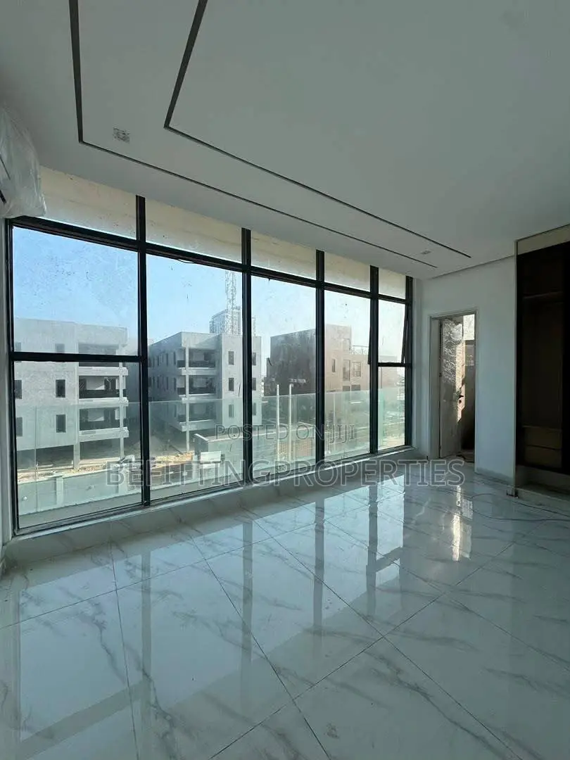 2bdrm Apartment in Lekki Phase 1 for sale