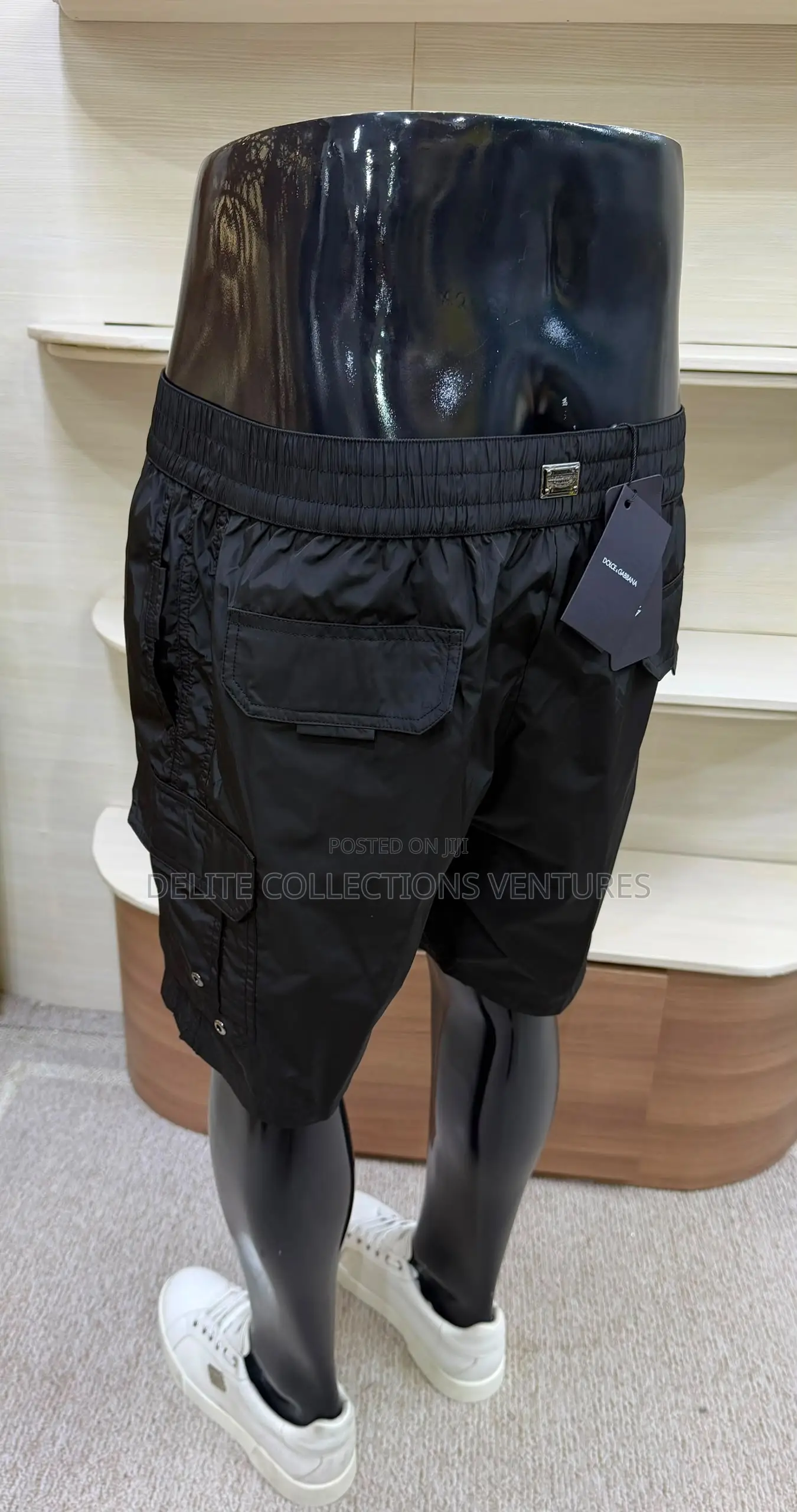 Original Dolce Gabbana Short Available in Store 30 —— 38