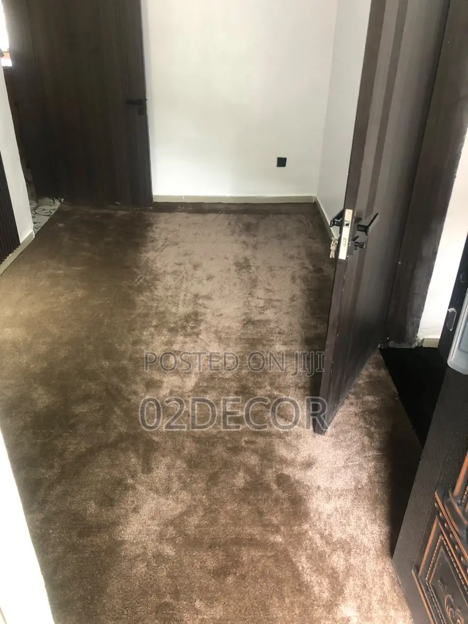 Plain Rugs for Indoor Use (We Sell Per Sqm)
