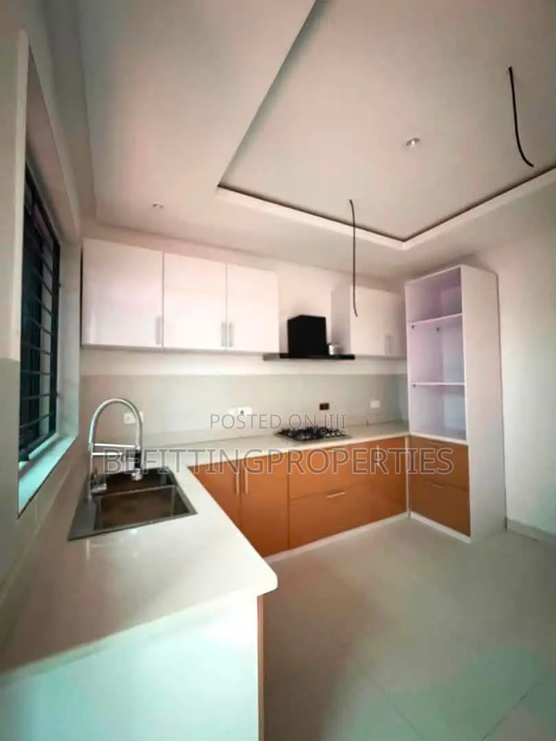 4bdrm Duplex in Ikeja for sale