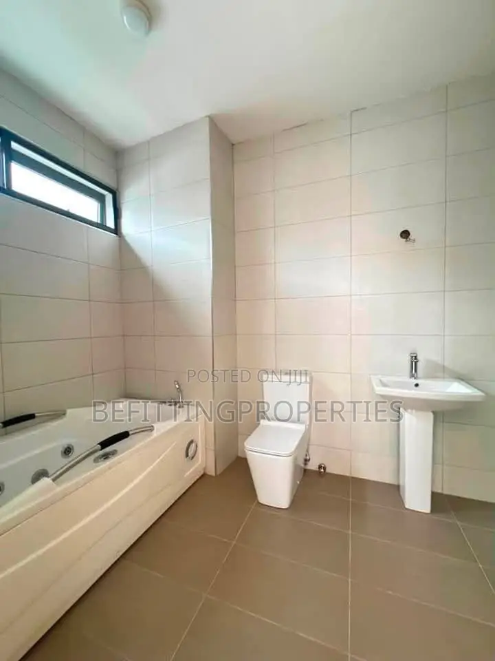 4bdrm Duplex in Ikeja for sale