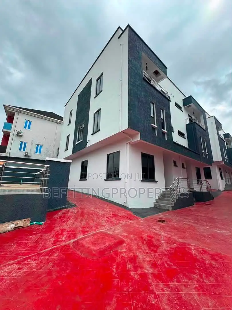 4bdrm Duplex in Ikeja for sale