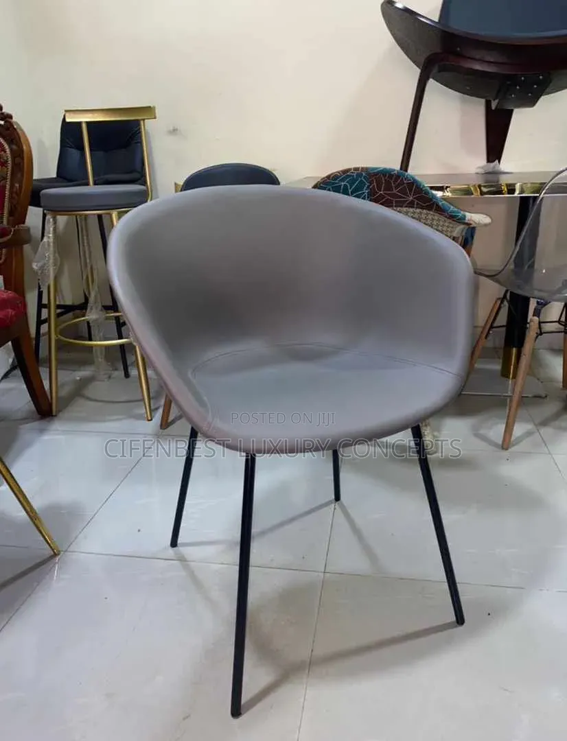 Luxury Curved Back Restaurant Chair