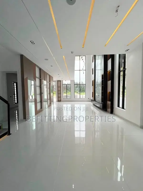 5bdrm Duplex in Lekki for sale