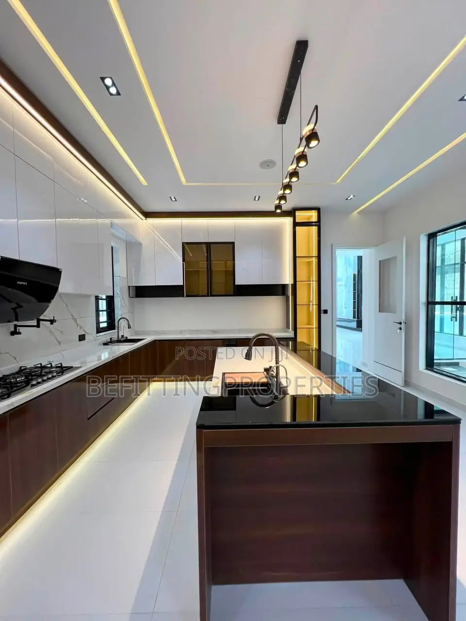 5bdrm Duplex in Lekki for sale