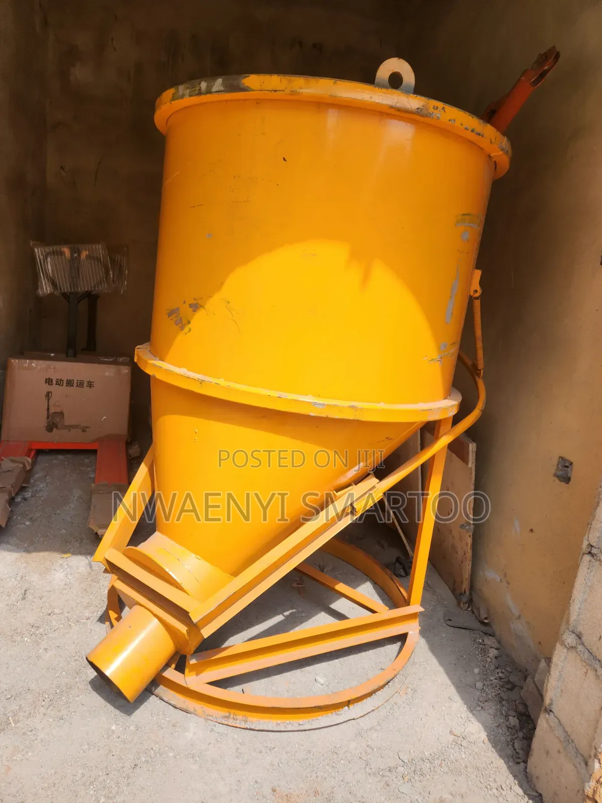 Side Discharge 1000litres Concrete Bucket