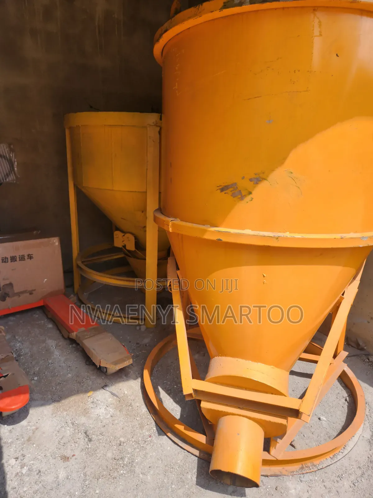 Side Discharge 1000litres Concrete Bucket